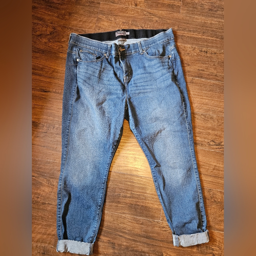 Torrid Women Jeans Bombshell Skinny Premium Stretch Hi-Rise Denim  22R    29
